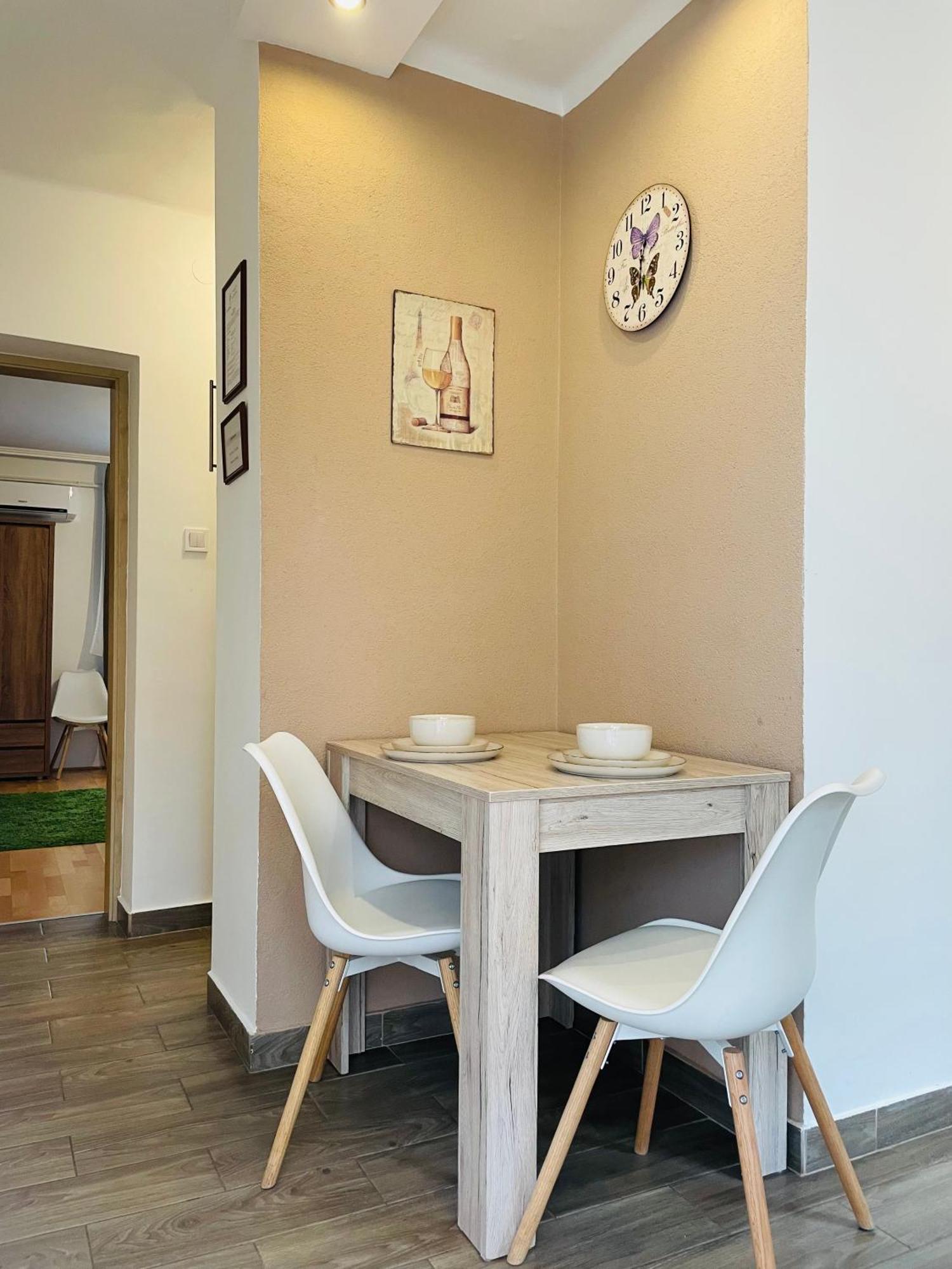 Weninger Studio Apartman Kiskunhalas Exterior foto